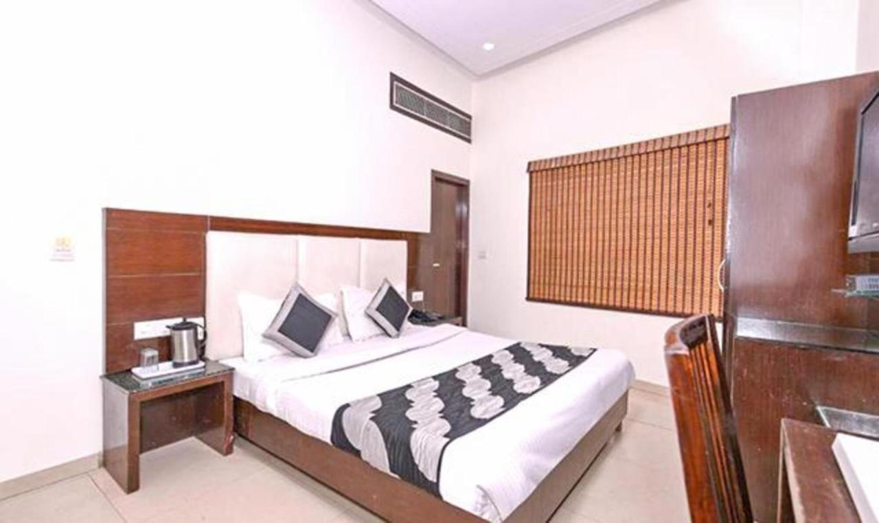 Fabhotel Station 3 Hotel