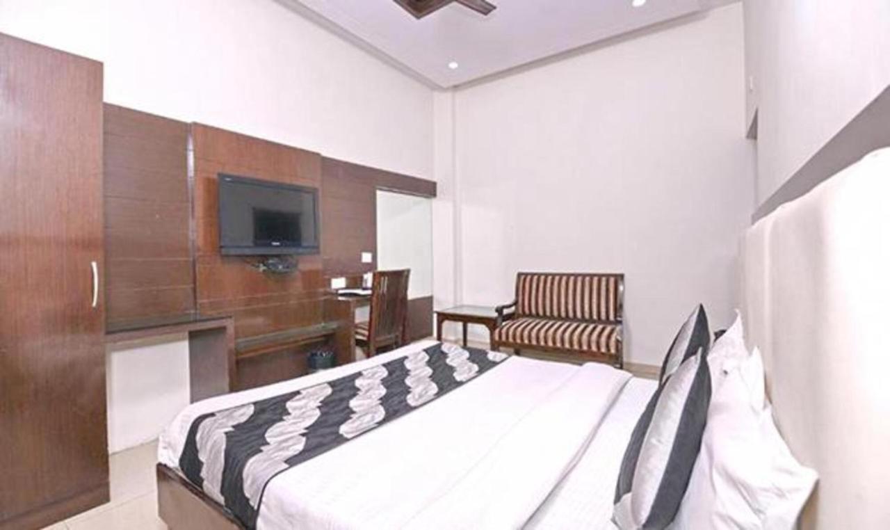 Fabhotel Station 3 3* New Delhi